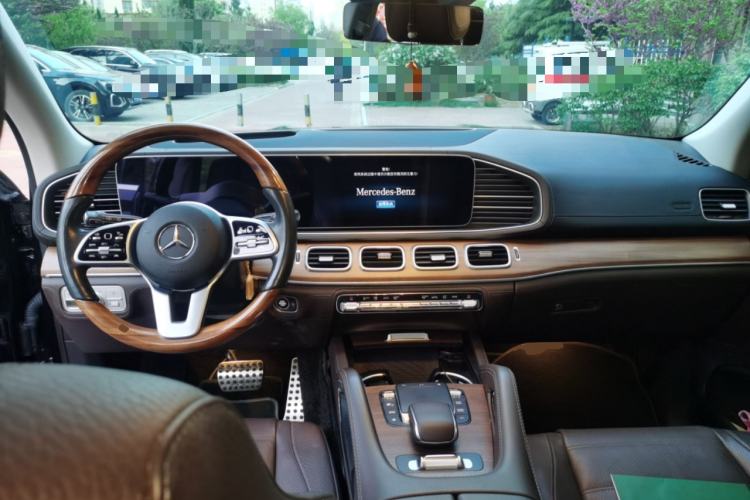 Used Mercedes-Benz GLS 2021 Facelift GLS 450 4MATIC Luxury Edition Center Console