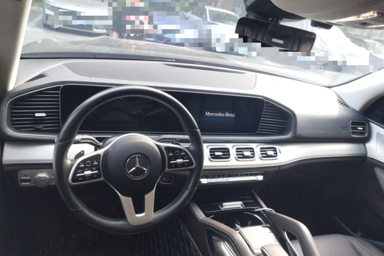 Used Mercedes-Benz GLS 2021 GLS 400 4MATIC Center Console