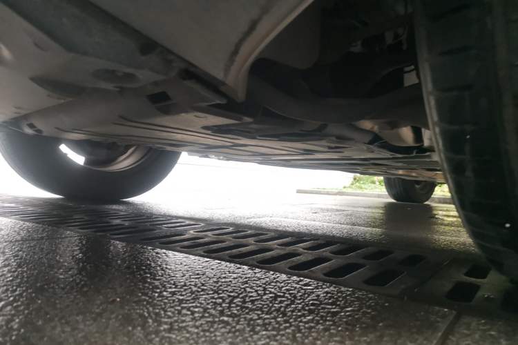 Used Mercedes-Benz GLS  Chassis Front Left