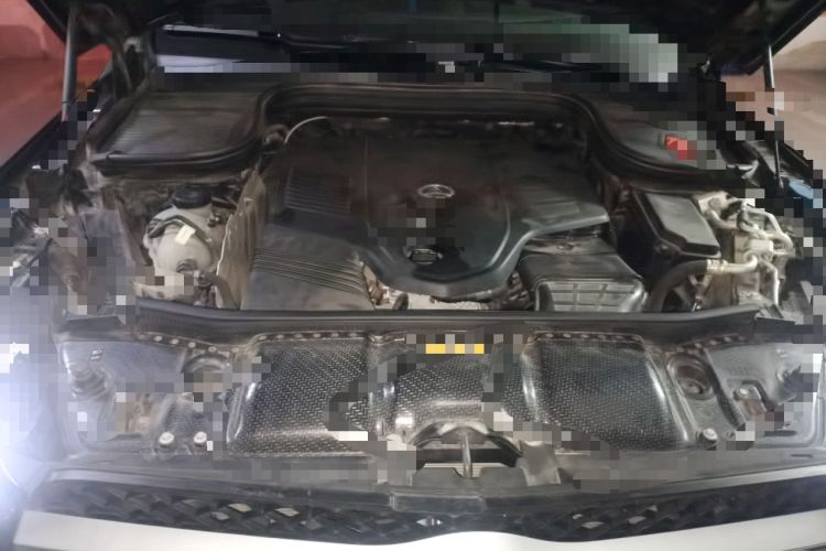 Used Mercedes-Benz GLS  Engine Bay