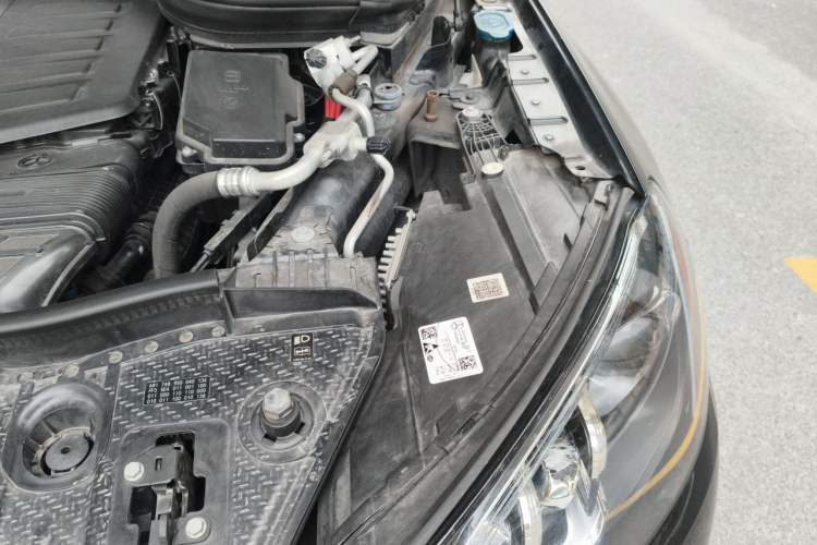 Used Mercedes-Benz GLS  Engine Bay Left