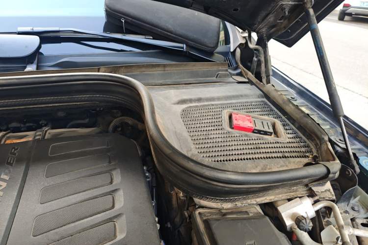 Used Mercedes-Benz GLS 2021 GLS 450 4MATIC Stylish Model Engine Bay Left