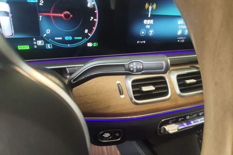 Used Mercedes-Benz GLS 2021 Facelift GLS 450 4MATIC Luxury Edition Gear Lever