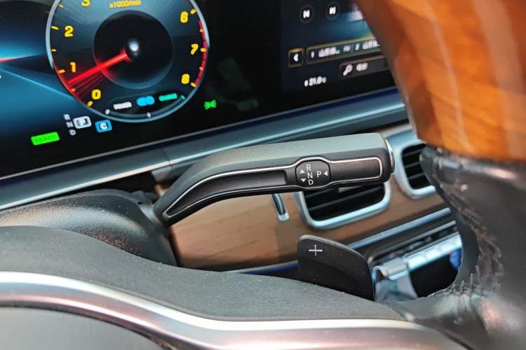 Used Mercedes-Benz GLS 2021 Facelift GLS 450 4MATIC Luxury Edition Gear Lever