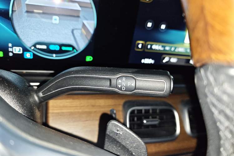 Used Mercedes-Benz GLS 2021 Facelift GLS 450 4MATIC Luxury Edition Gear Lever