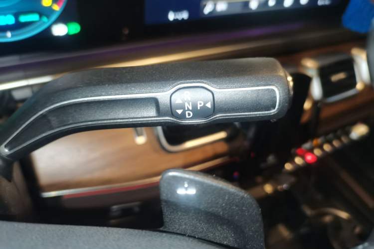 Used Mercedes-Benz GLS  Gear Lever