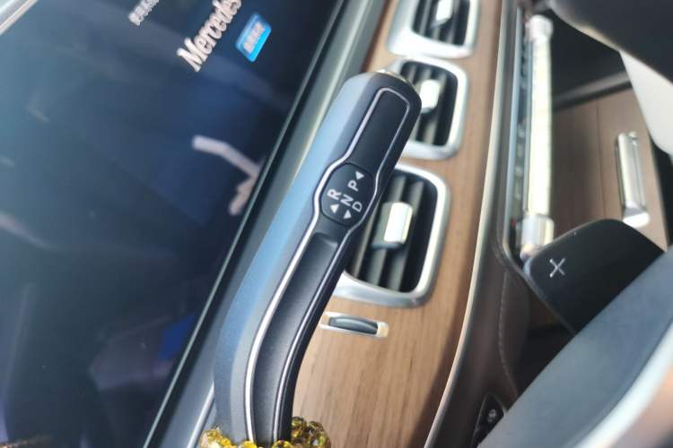 Used Mercedes-Benz GLS 2021 Facelift GLS 450 4MATIC Luxury Edition Gear Lever