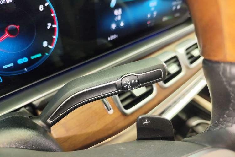 Used Mercedes-Benz GLS 2021 Facelift GLS 450 4MATIC Luxury Edition Gear Lever