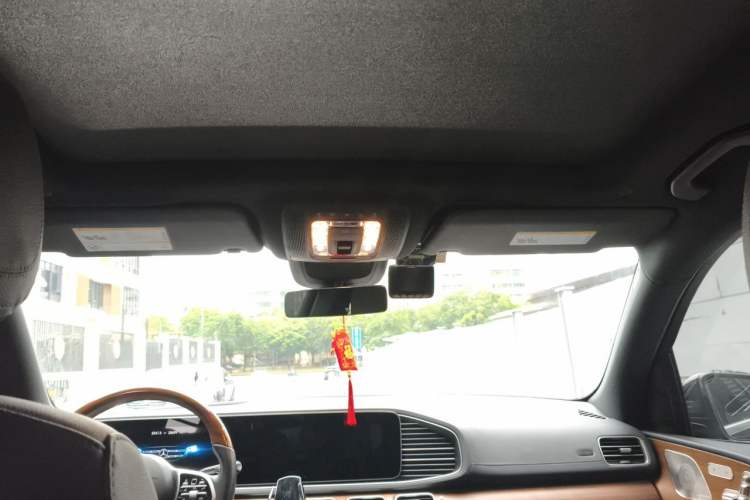 Used Mercedes-Benz GLS  Headliner