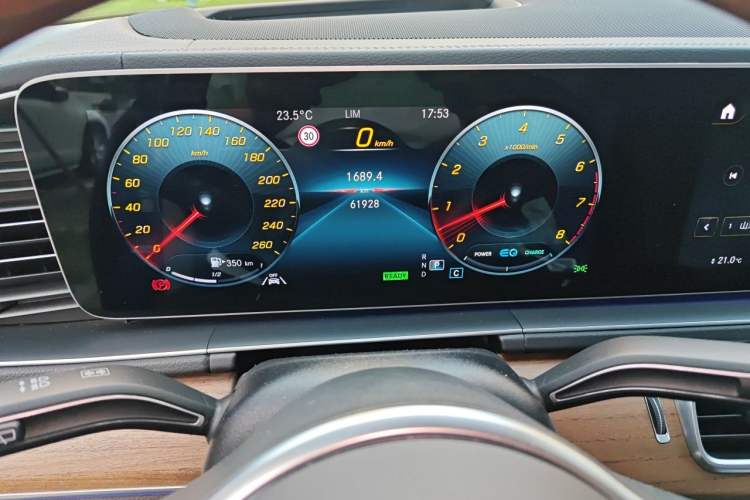 Used Mercedes-Benz GLS 2021 Facelift GLS 450 4MATIC Luxury Edition Instrument Cluster