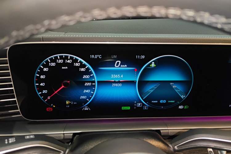 Used Mercedes-Benz GLS 2021 GLS 450 4MATIC Stylish Model Instrument Cluster