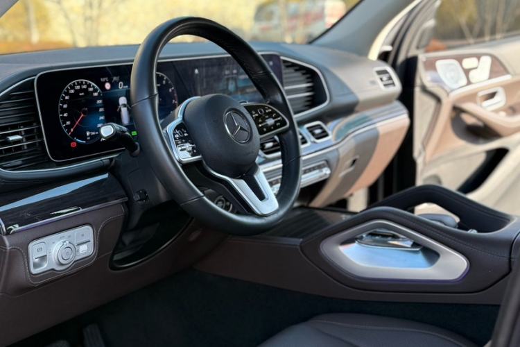 Used Mercedes-Benz GLS 2021 Refresh GLS 450 4MATIC Fashion Edition Interior 1