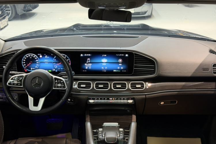 Used Mercedes-Benz GLS 2021 GLS 450 4MATIC Stylish Model Interior 1