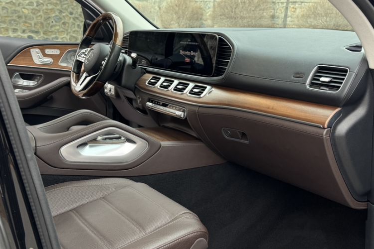 Used Mercedes-Benz GLS 2021 Facelift GLS 450 4MATIC Luxury Edition Interior 10