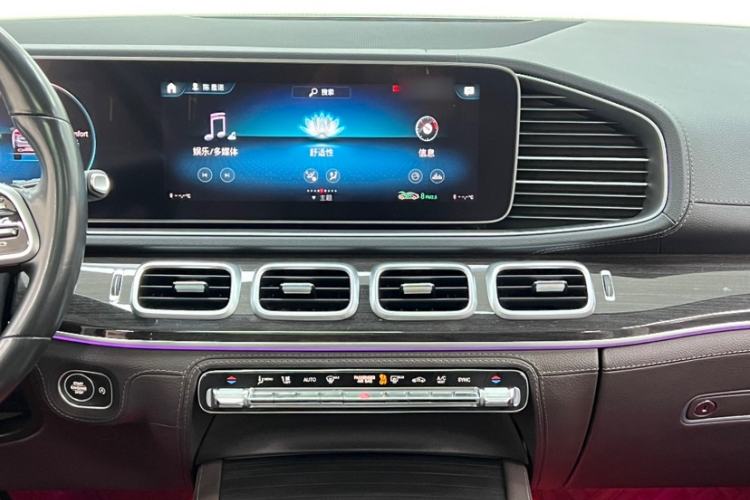 Used Mercedes-Benz GLS 2021 GLS 450 4MATIC Stylish Model Interior 14