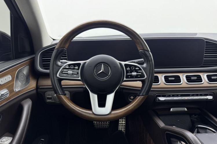 Used Mercedes-Benz GLS 2021 Facelift GLS 450 4MATIC Luxury Edition Interior 2