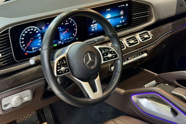 Used Mercedes-Benz GLS 2021 GLS 450 4MATIC Stylish Model Interior 2