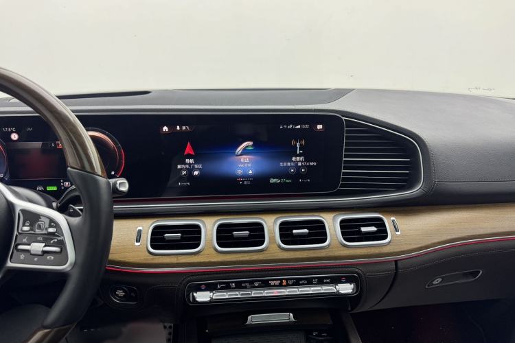 Used Mercedes-Benz GLS 2021 GLS 450 4MATIC Luxury Model Interior 2