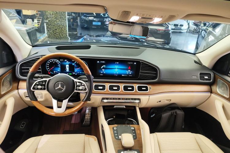 Used Mercedes-Benz GLS 2021 Facelift GLS 450 4MATIC Luxury Edition Interior 2