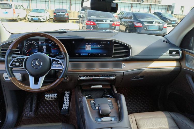 Used Mercedes-Benz GLS 2021 GLS 450 4MATIC Luxury Model Interior 3