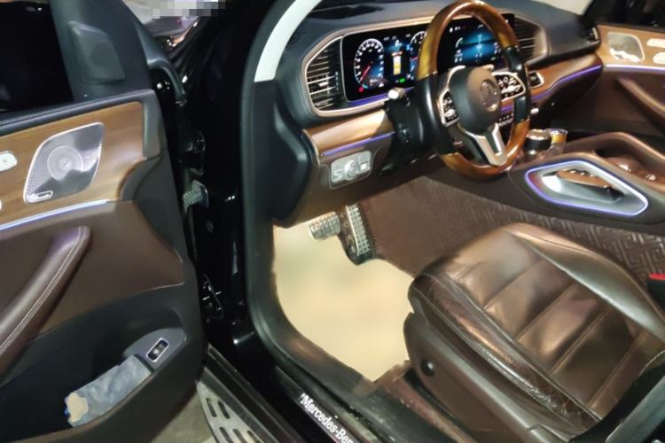 Used Mercedes-Benz GLS 2021 GLS 450 4MATIC Luxury Model Interior 3
