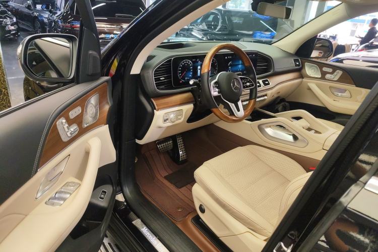 Used Mercedes-Benz GLS 2021 Facelift GLS 450 4MATIC Luxury Edition Interior 3