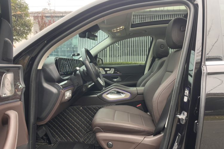Used Mercedes-Benz GLS 2021 GLS 450 4MATIC Stylish Model Interior 4