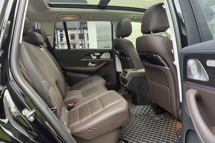 Used Mercedes-Benz GLS 2021 GLS 450 4MATIC Stylish Model Interior 4