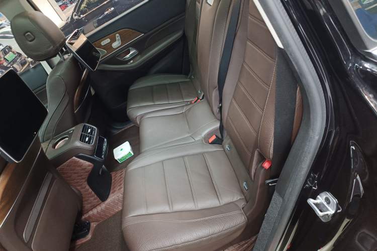 Used Mercedes-Benz GLS 2021 GLS 450 4MATIC Luxury Model Interior 4
