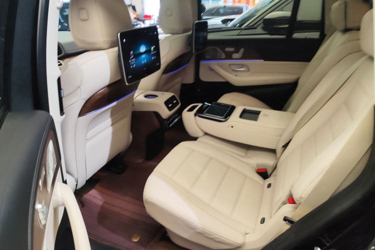 Used Mercedes-Benz GLS 2021 Facelift GLS 450 4MATIC Luxury Edition Interior 4