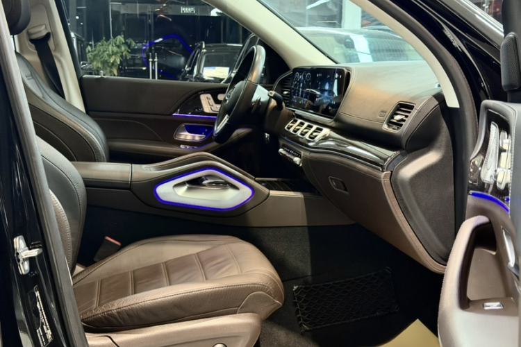 Used Mercedes-Benz GLS 2021 GLS 450 4MATIC Stylish Model Interior 8
