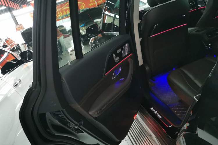 Used Mercedes-Benz GLS 2021 GLS 450 4MATIC Stylish Model Interior 8
