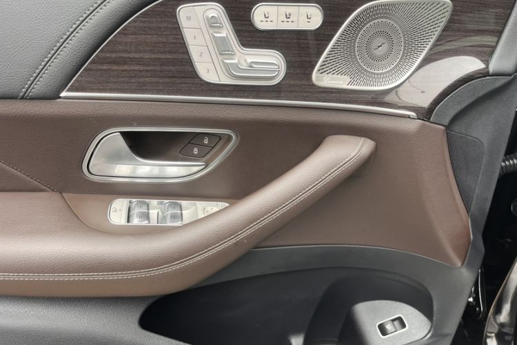 Used Mercedes-Benz GLS 2021 GLS 450 4MATIC Stylish Model Interior 9