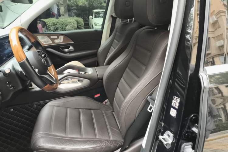 Used Mercedes-Benz GLS 2021 Facelift GLS 450 4MATIC Luxury Edition Left Front Seat