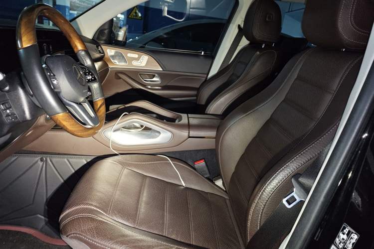 Used Mercedes-Benz GLS 2021 Facelift GLS 450 4MATIC Luxury Edition Left Front Seat