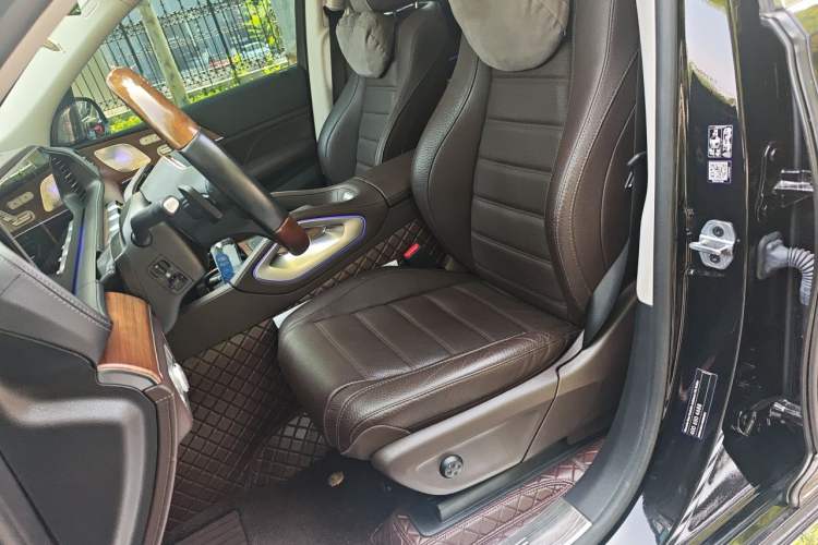 Used Mercedes-Benz GLS 2021 Facelift GLS 450 4MATIC Luxury Edition Left Front Seat