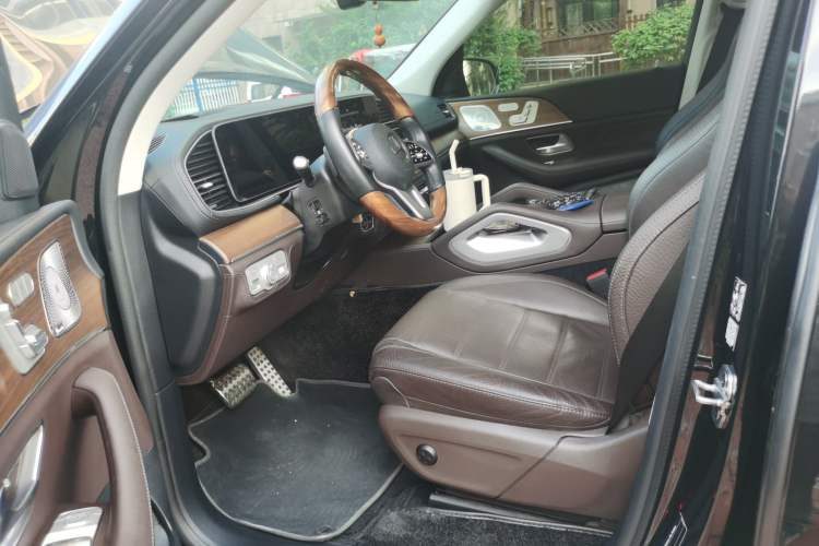 Used Mercedes-Benz GLS 2021 Facelift GLS 450 4MATIC Luxury Edition Left Front Seat