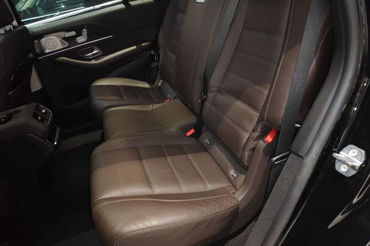 Used Mercedes-Benz GLS 2021 GLS 450 4MATIC Stylish Model Left Rear Seat