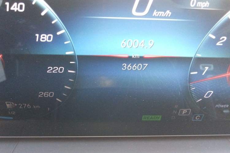 Used Mercedes-Benz GLS  Odometer Close Up