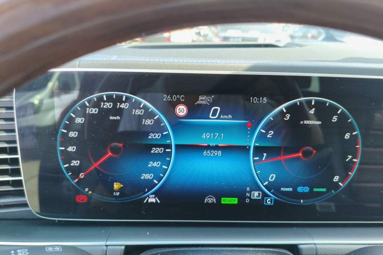 Used Mercedes-Benz GLS 2021 GLS 450 4MATIC Luxury Model Odometer Close Up