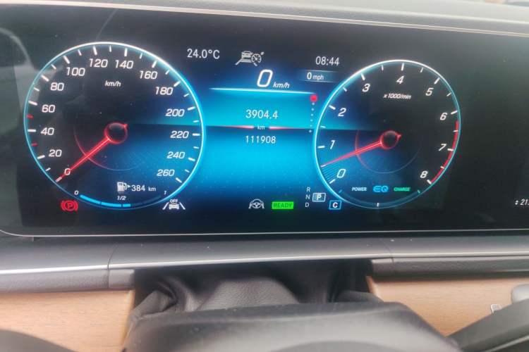 Used Mercedes-Benz GLS 2021 Facelift GLS 450 4MATIC Luxury Edition Odometer Close Up