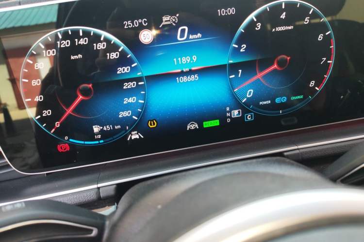 Used Mercedes-Benz GLS 2021 GLS 450 4MATIC Stylish Model Odometer Close Up