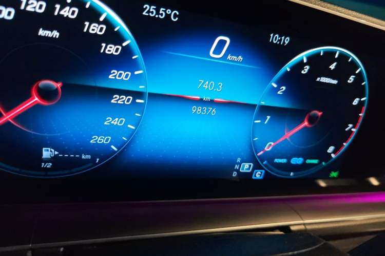 Used Mercedes-Benz GLS 2021 GLS 450 4MATIC Stylish Model Odometer Close Up