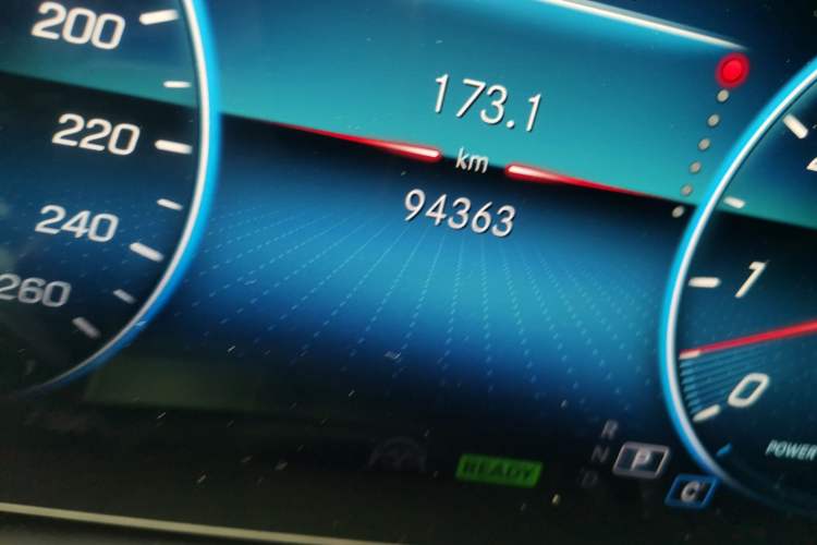 Used Mercedes-Benz GLS  Odometer Close Up