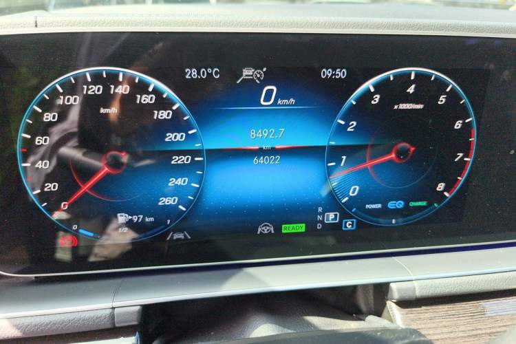 Used Mercedes-Benz GLS 2021 GLS 450 4MATIC Stylish Model Odometer Close Up
