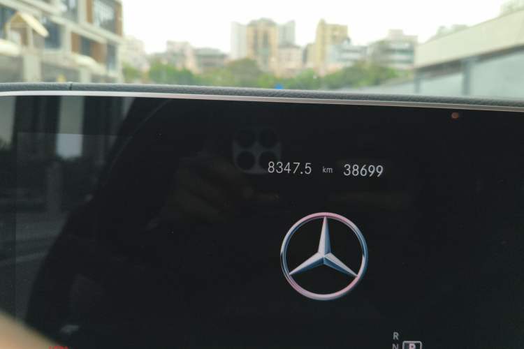 Used Mercedes-Benz GLS  Odometer Close Up