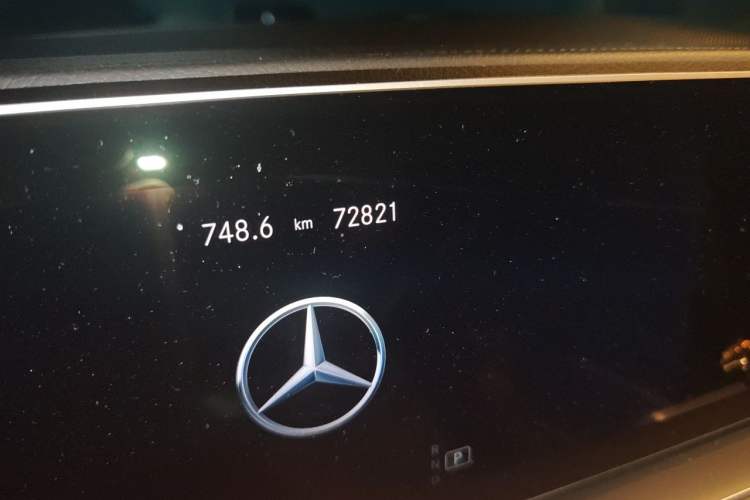 Used Mercedes-Benz GLS 2021 GLS 450 4MATIC Luxury Model Odometer Close Up