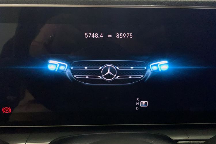 Used Mercedes-Benz GLS 2021 Refresh GLS 450 4MATIC Fashion Edition Odometer Close Up