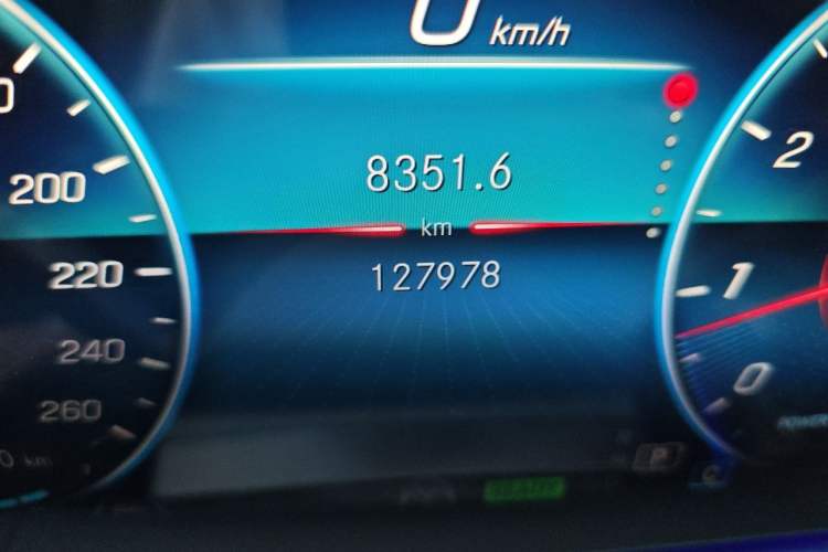 Used Mercedes-Benz GLS 2021 GLS 450 4MATIC Luxury Model Odometer Close Up