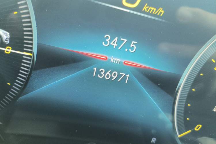 Used Mercedes-Benz GLS 2021 GLS 450 4MATIC Stylish Model Odometer Close Up